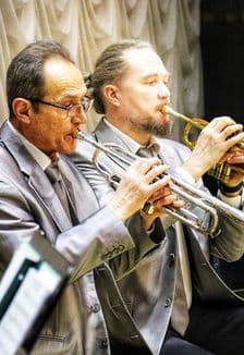 Фанфарные звуки весны: Концерт духового оркестра