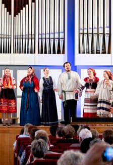 Песня, что в сердце девичьем живёт