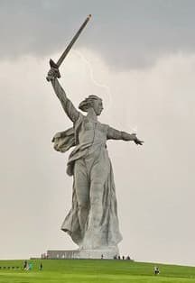 А память нам покоя не дает. Исторический репортаж