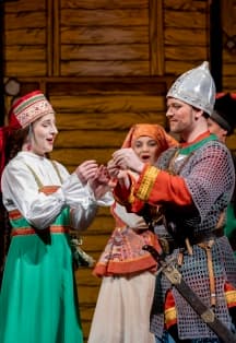 Про Ивана-молодца и подарки из ларца