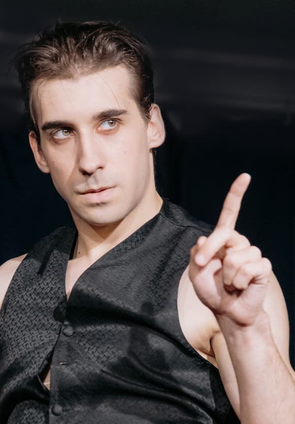 Слуга двух господ