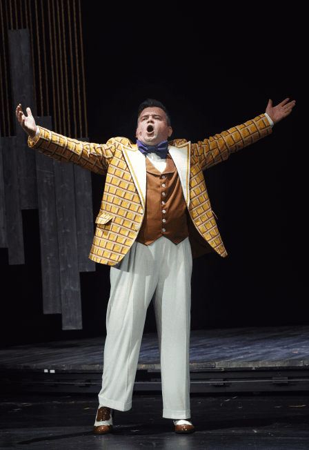 Салют, конферансье!