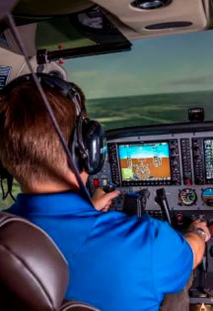 Полёт на авиатренажёре легкомоторного самолёта Cessna-172