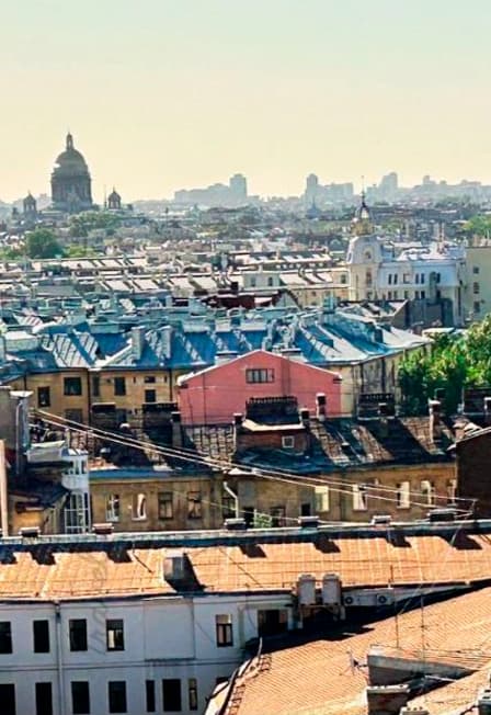 Must have Питера: панорама с высоты и дворы, парадные и коммуналка