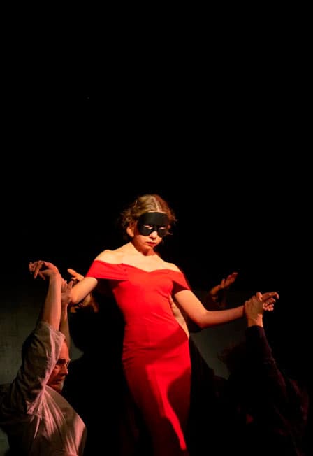 Спектакль "Мать тьма"