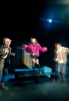 Спектакль "Человек в Закрытой Комнате"