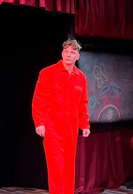 Спектакль "Ошибка профессора или как появилась Земля?"