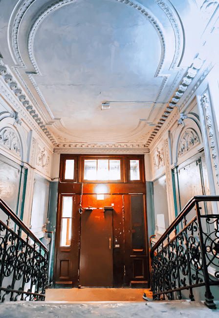 Секреты Петербурга: коммуналка, дворы, парадные