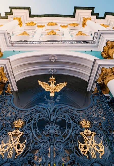 ЗОЛОТАЯ КЛАДОВАЯ ЭРМИТАЖА: КАМЕРНАЯ ПРОГУЛКА В МИНИ-ГРУППЕ