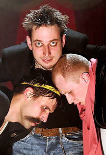 Трое на качелях