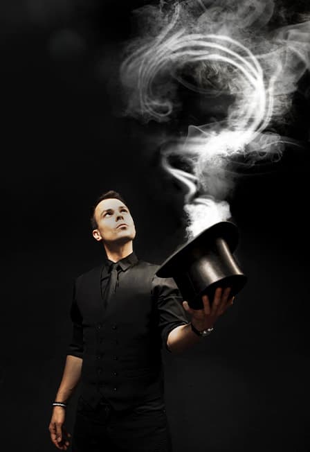 Иллюзионный спектакль Александра Магу "Вопрос"