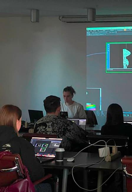 Лаборатория новых медиа: генеративная графика для художников