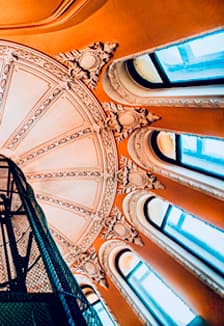 Приватный тур по старинным дворам и парадным Петербурга