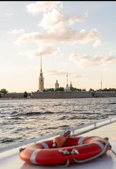 Реки и каналы и Полуденный выстрел с борта теплохода
