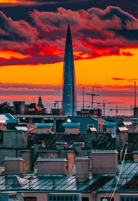 Комбо 4 в 1: видовая крыша, парадные, дворы и настоящая коммуналка