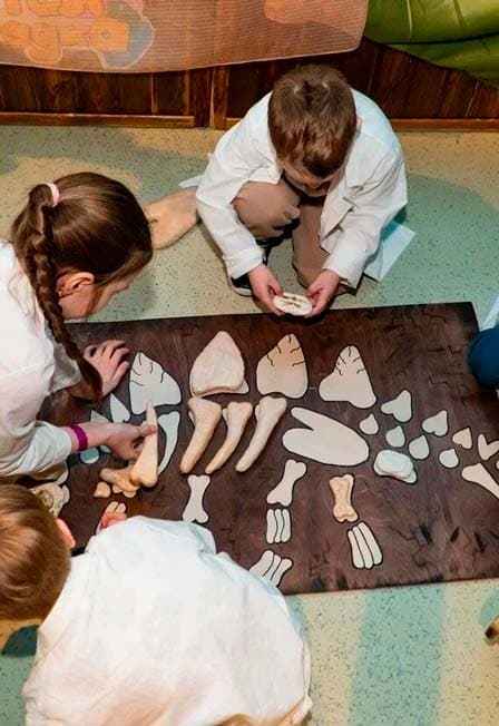 Квест "Путешествие к динозаврам"