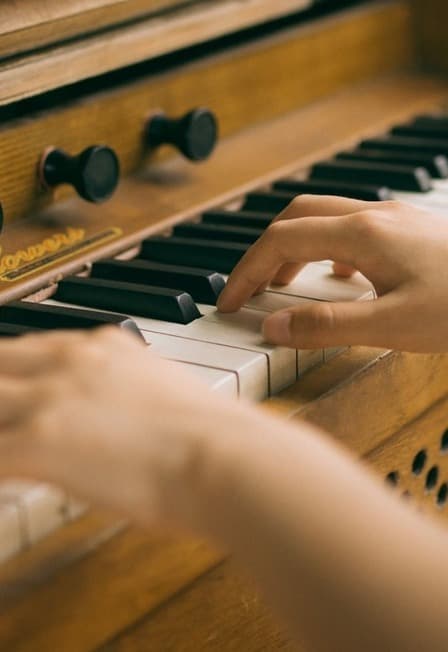 Орган при свечах: мировые шедевры и мелодия белой ночи