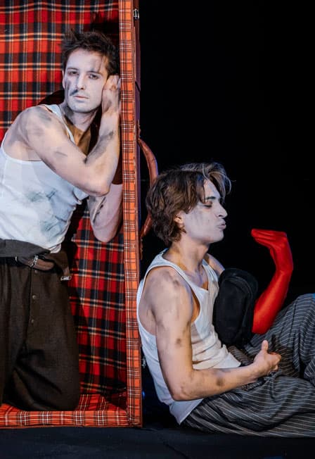 Он не придет. Кажется.