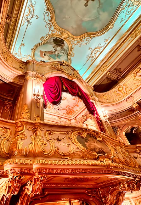 ЮСУПОВСКИЙ ДВОРЕЦ: РОСКОШЬ И ТАЙНЫ В МИНИ-ГРУППЕ