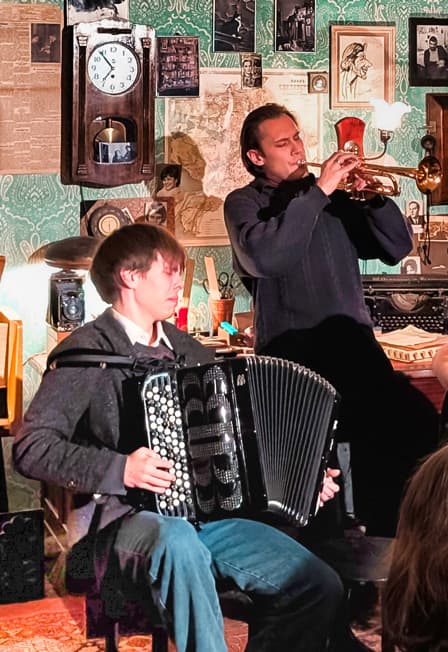 Спектакль в квартире Довлатова «Что я нажил»