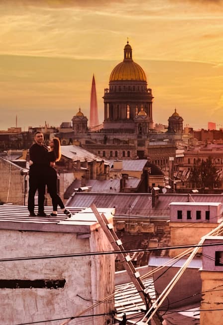 Фотосессия на питерских улочках и романтика крыш