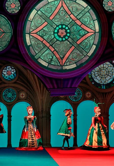 СПЯЩАЯ КРАСАВИЦА