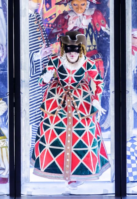 Маскарад. Воспоминания будущего