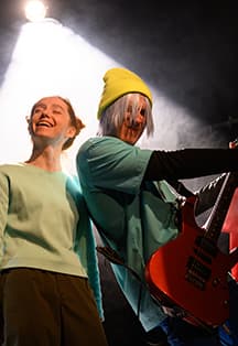 Полина ищет па