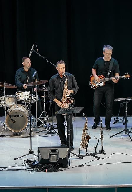 Я помню апрель