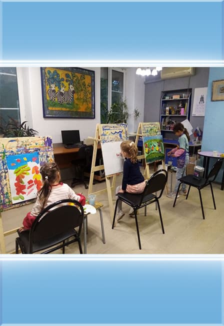 Занятия изобразительным творчеством в группе БЛИК для детей от 3 до 7 лет