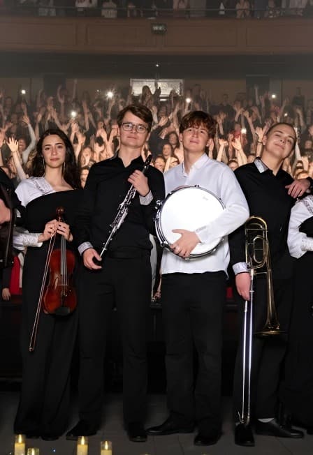 СИМФА-ШОУ «а-Ля Russ». Рок-поп и Симфа-джаз в пламени свечей.