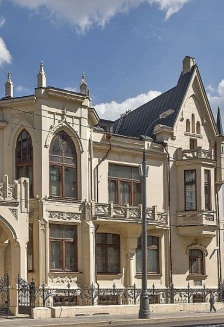 Легенды московского замка: экскурсия в готический особняк Новиковых