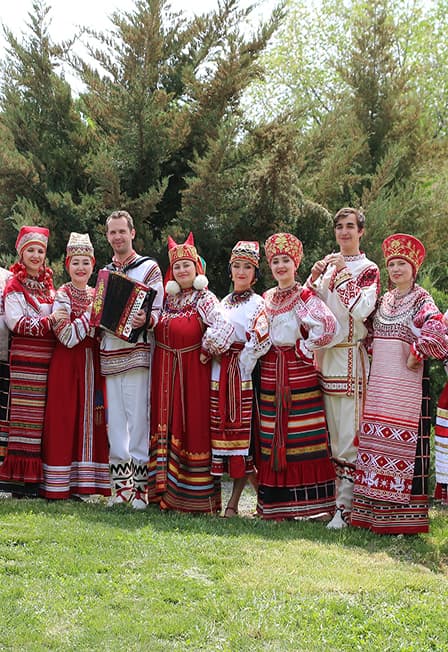 Ансамбль Астраханская песня: А у нас и тогда поют