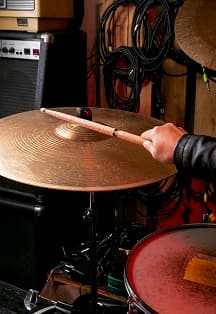 Мастер-класс по игре на ударной установке