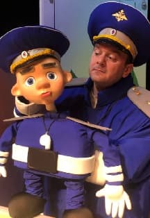 В стране дорожных знаков.