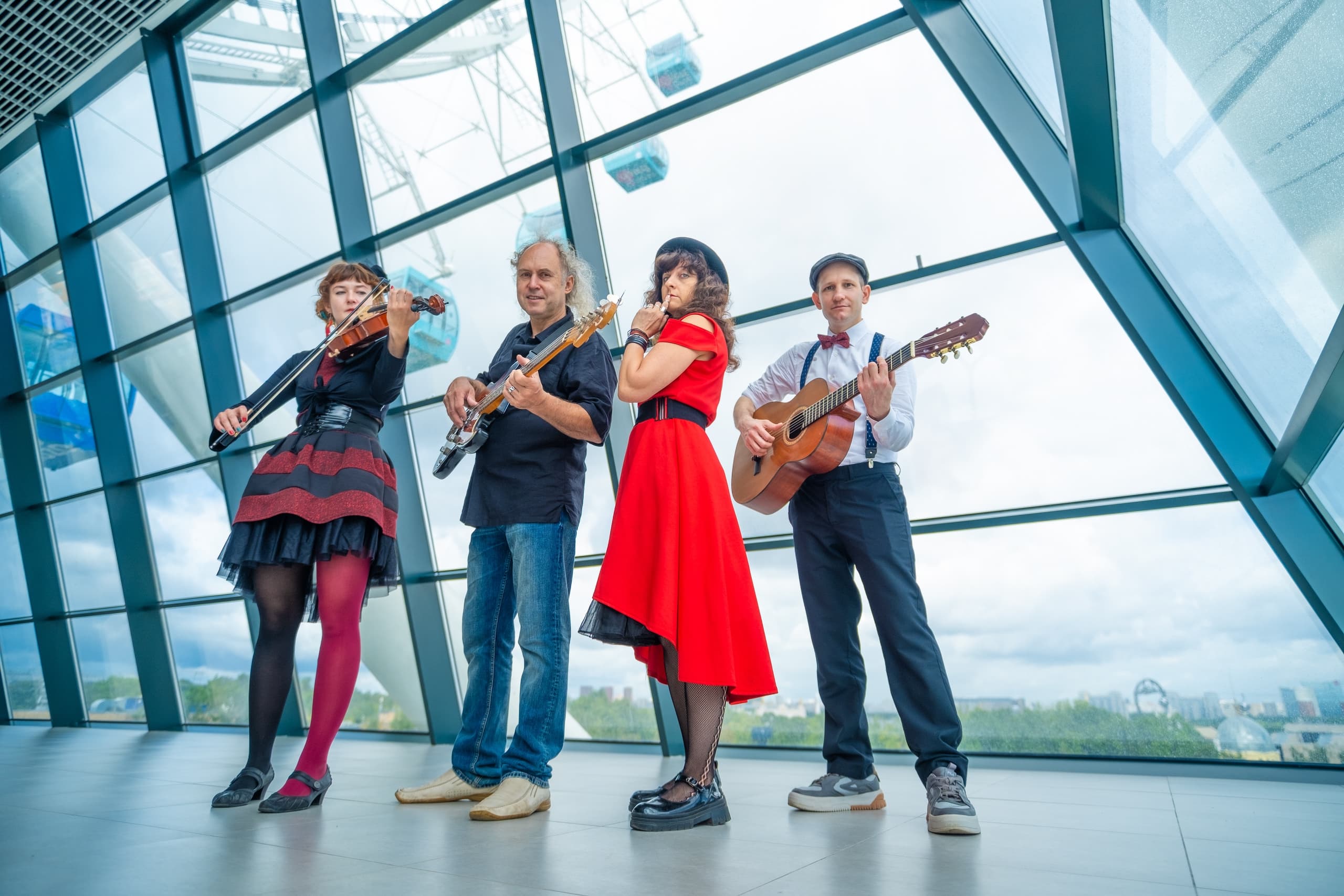 Кабаре-бэнд «Елисейские поля». Секреты Парижа (Все свои)