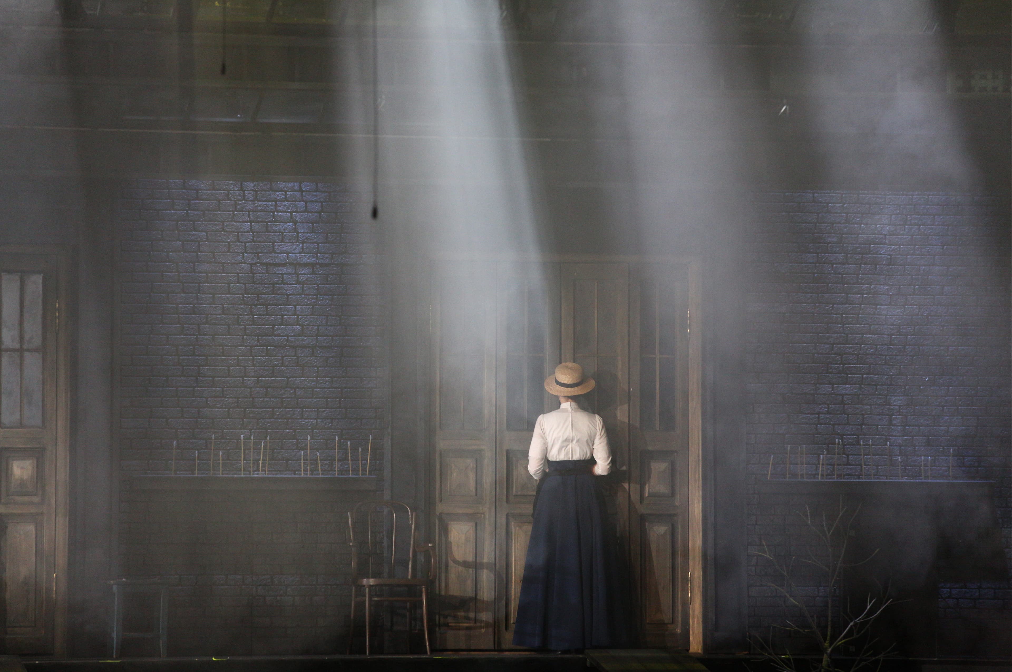 Три сестры (БДТ им. Г. А. Товстоногова)