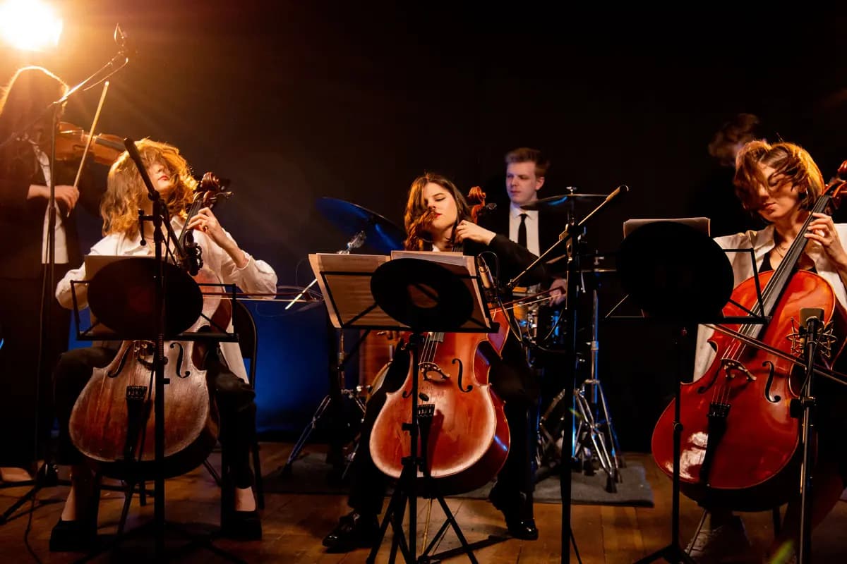 Шедевры Queen на виолончелях: Magic Cellos Band