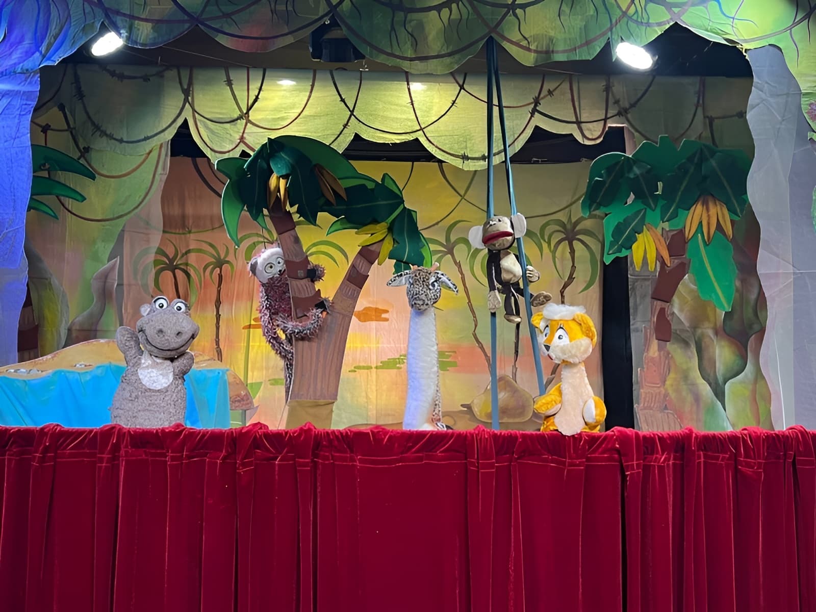 Таинственный гиппопотам (Театр музыкальной комедии)