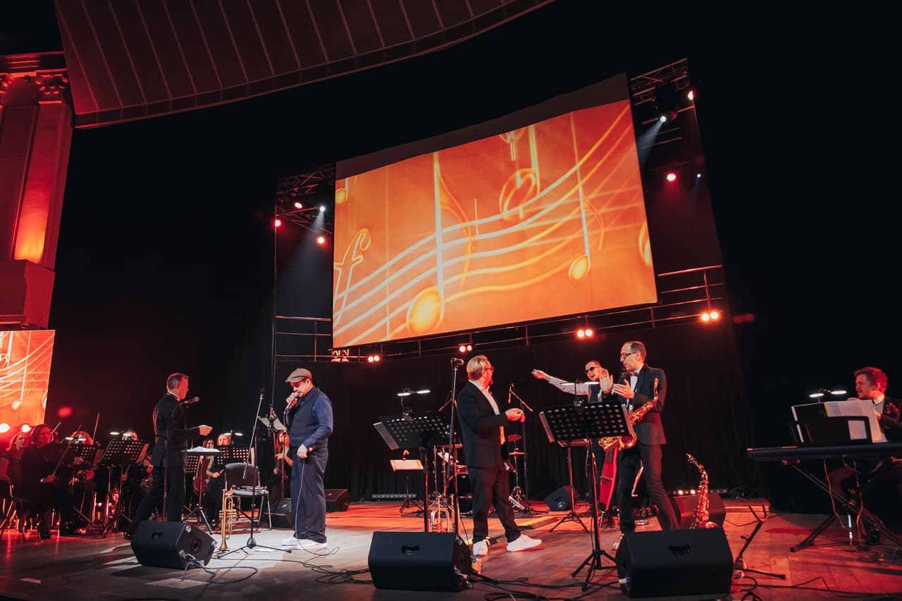 Джаз и рок-н-ролл с симфоническим оркестром (Колизей)