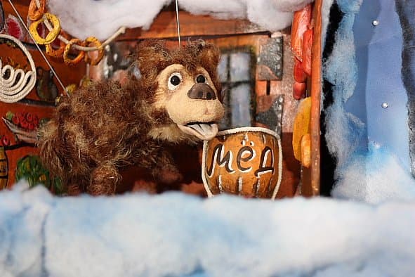 По сугробам в летний день (Лунный слон)