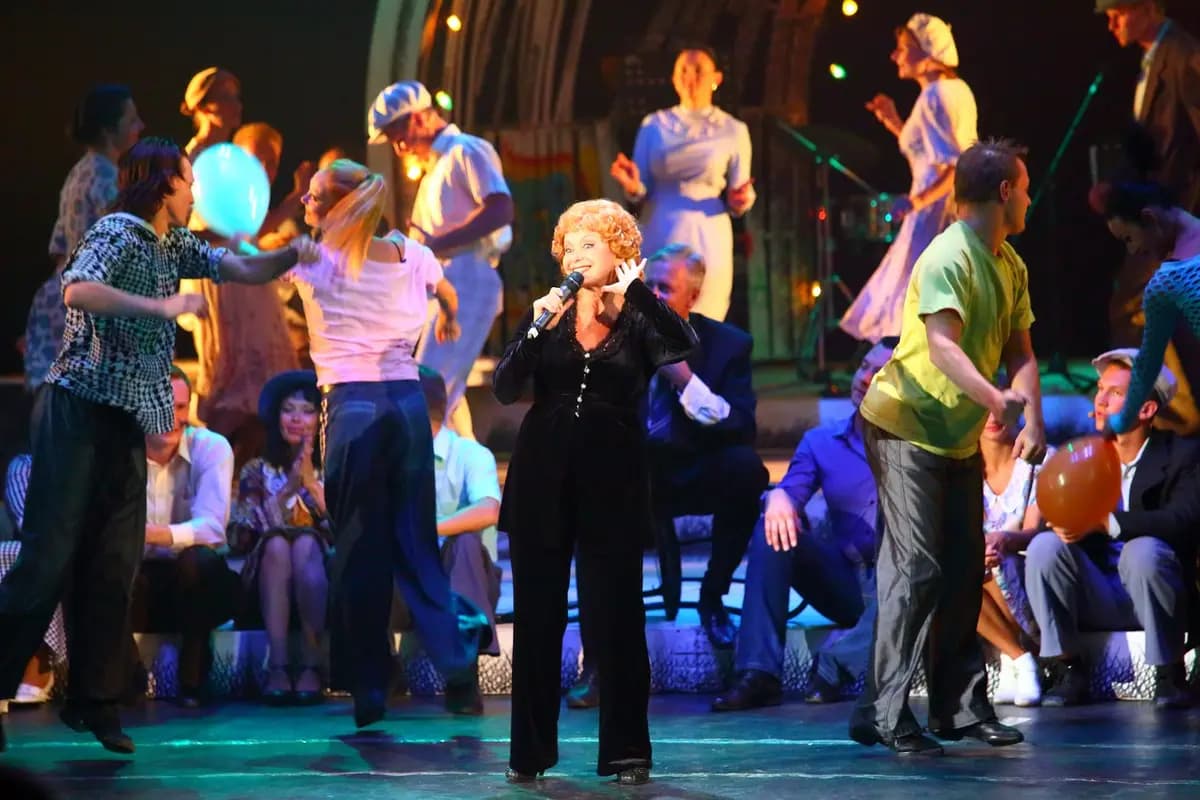 Парк советского периода (Театр музыкальной комедии)