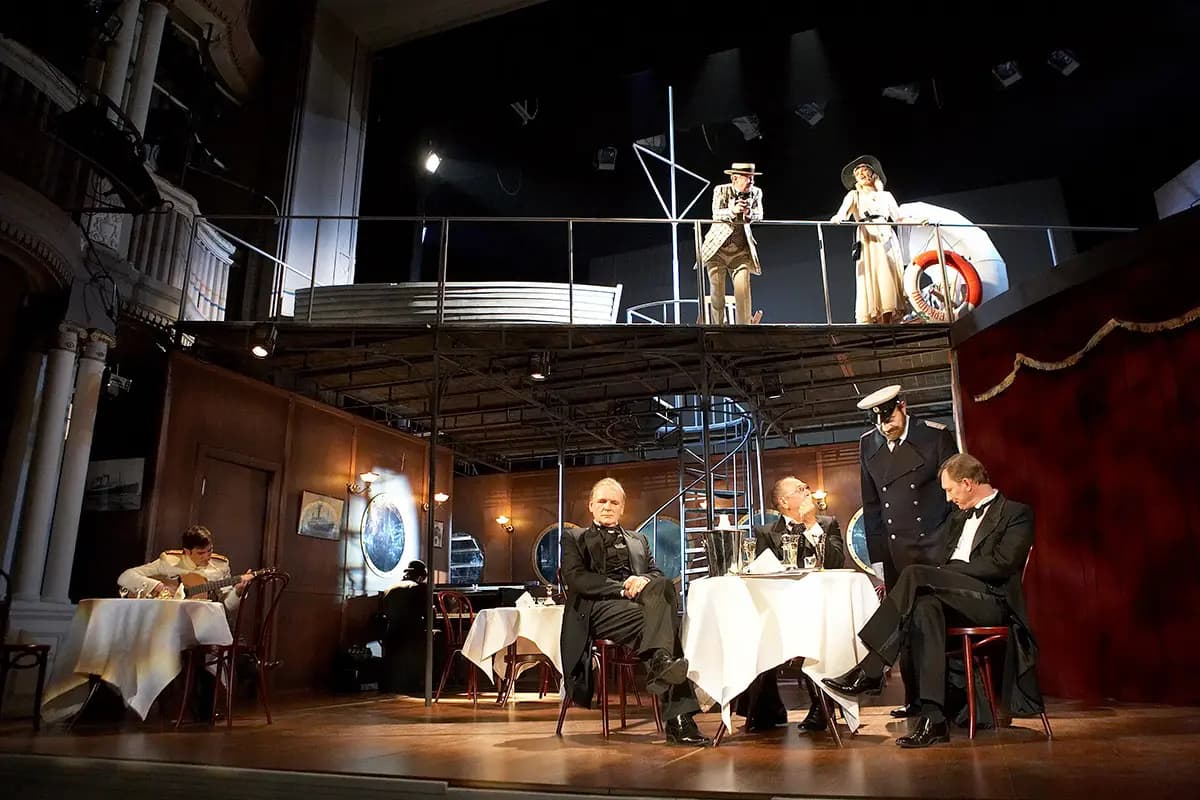 Тёмные аллеи (Драматический театр им. Пушкина)