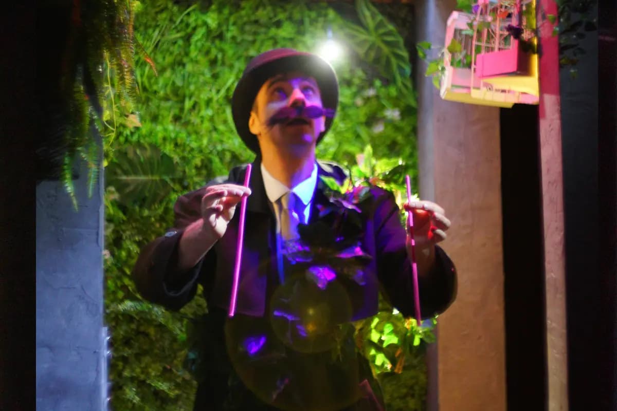 Божественная драмедия с червячками (Муха)