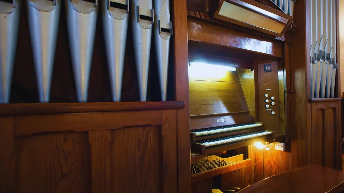 Орган и саксофон при свечах. Времена года и топовые саундтреки (Приход Успения Пресвятой Девы Марии)