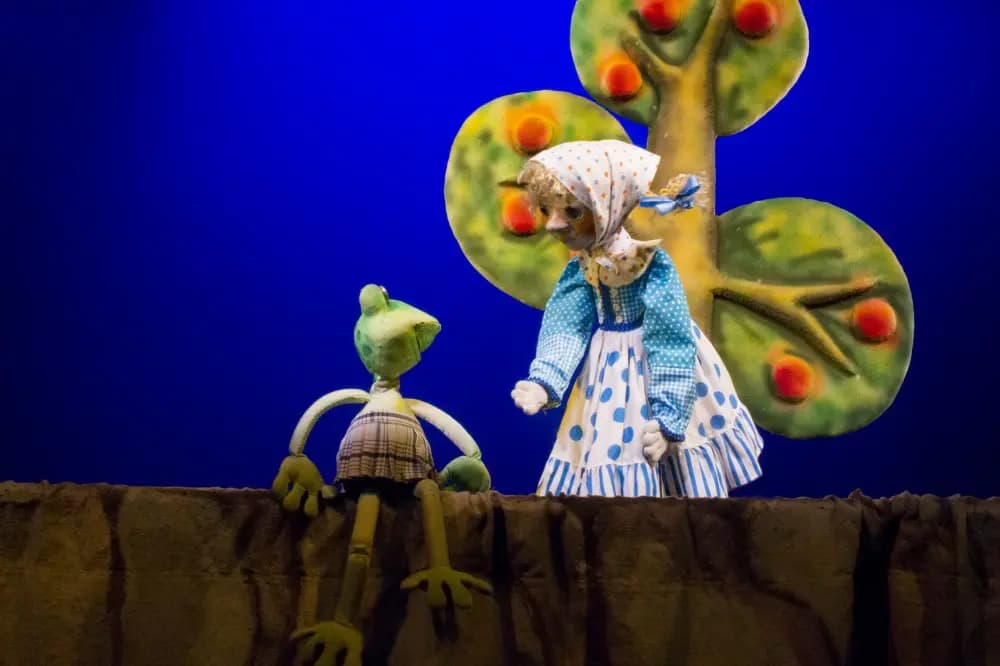 Маша и Медведь (Театр кукол)