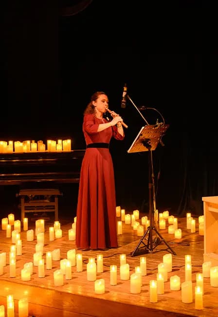 Орган и дудук при свечах