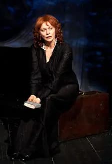 Театр мне, что ли, к черту послать?