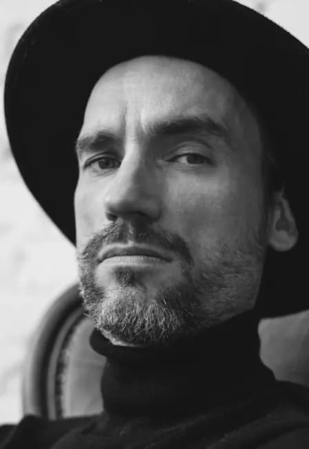 Василий Уриевский «Весь Мир на ладони»