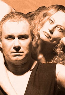 За закрытыми дверями